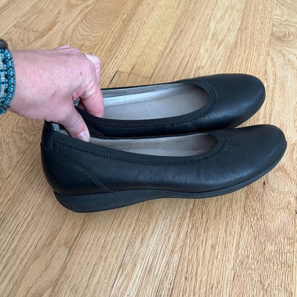 Dansko Kristen Black Milled Nubuck Leather Flats Women's EU Size 40 US 10/10.5 - Picture 5 of 11